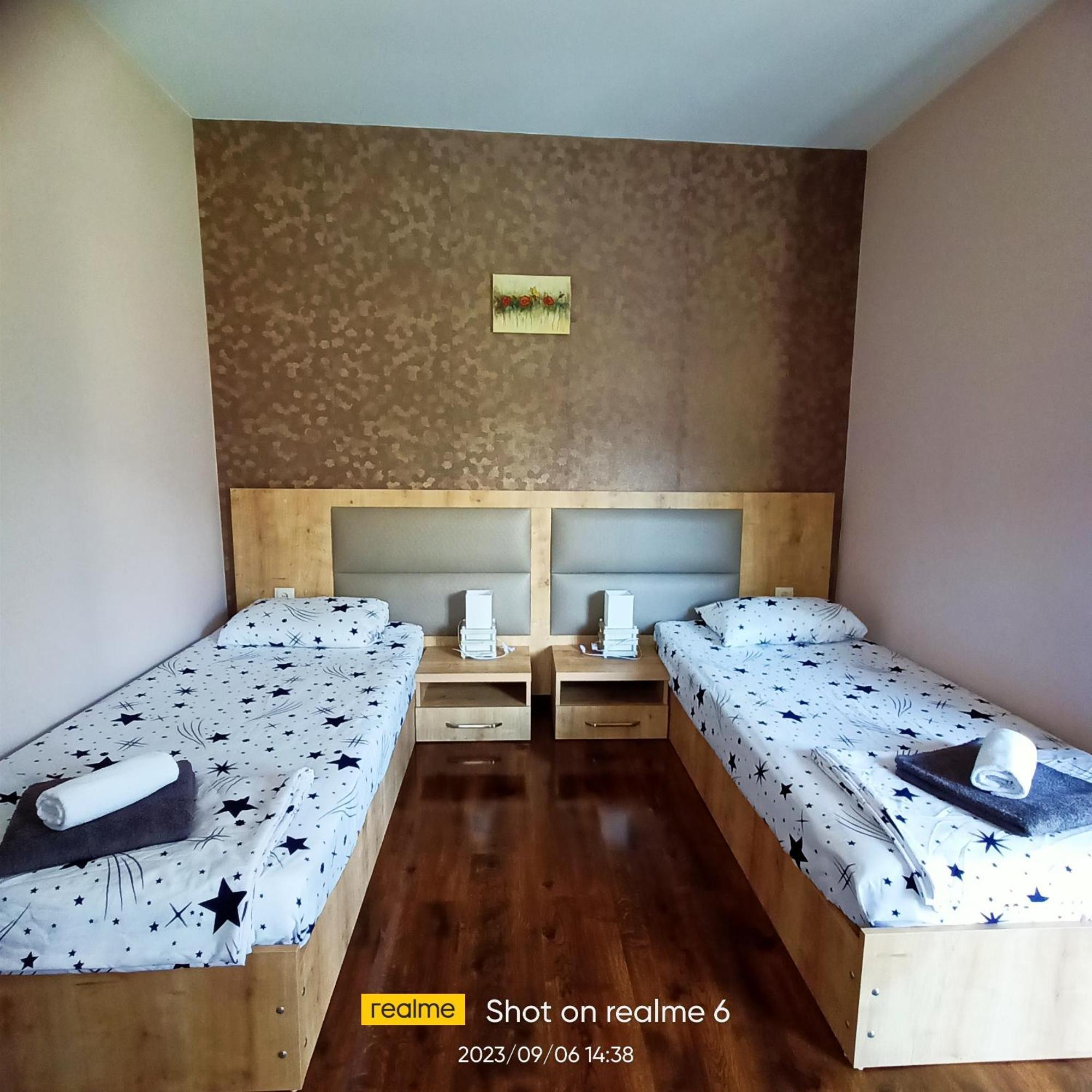 House B&B 梅斯蒂亚 外观 照片