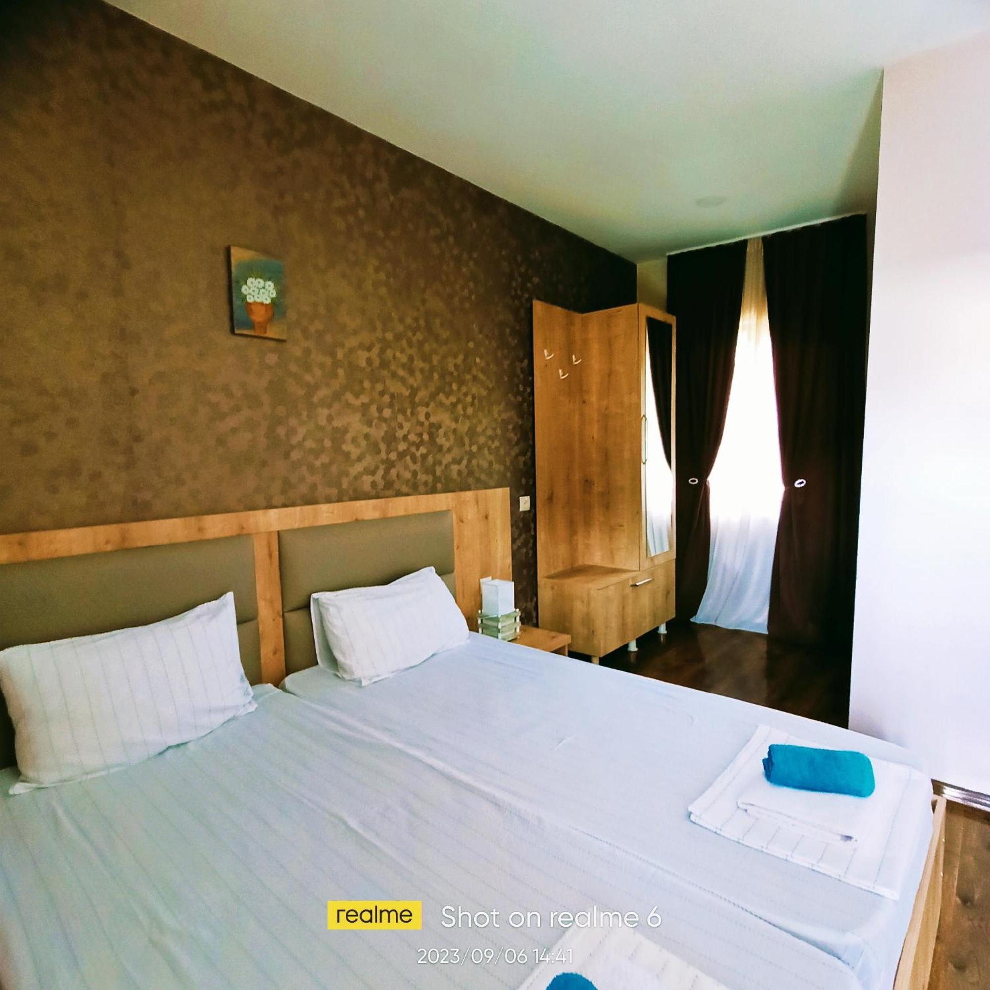 House B&B 梅斯蒂亚 外观 照片