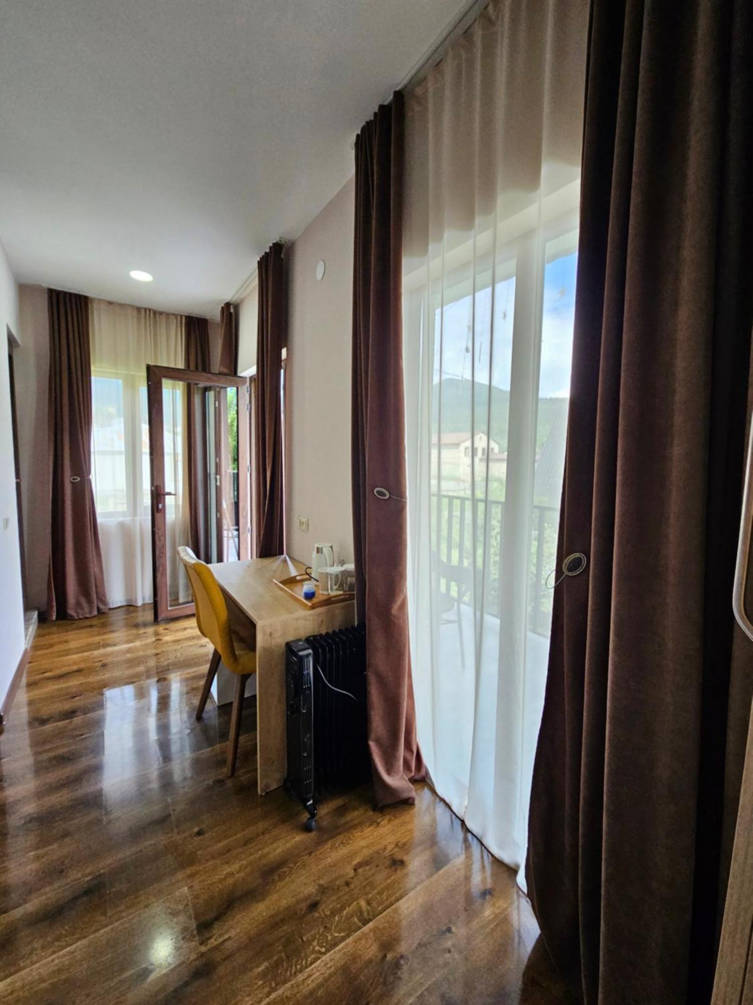 House B&B 梅斯蒂亚 外观 照片